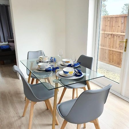 Spacious Beautiful And Warm Cottage With Parkingチェルムスフォード エクステリア 写真