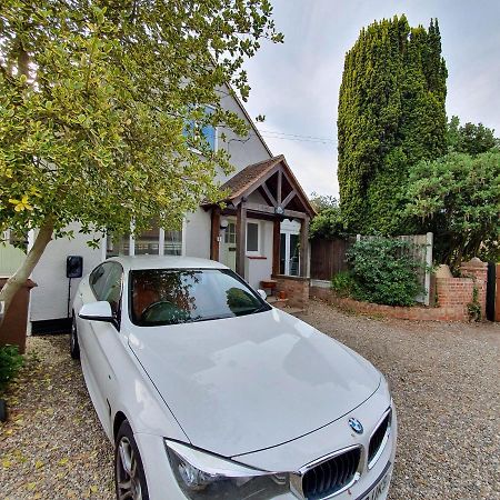 Spacious Beautiful And Warm Cottage With Parkingチェルムスフォード エクステリア 写真