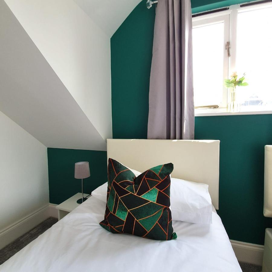 Spacious Beautiful And Warm Cottage With Parkingチェルムスフォード エクステリア 写真
