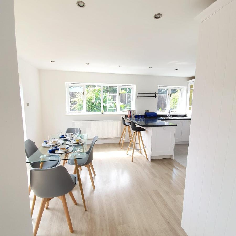 Spacious Beautiful And Warm Cottage With Parkingチェルムスフォード エクステリア 写真
